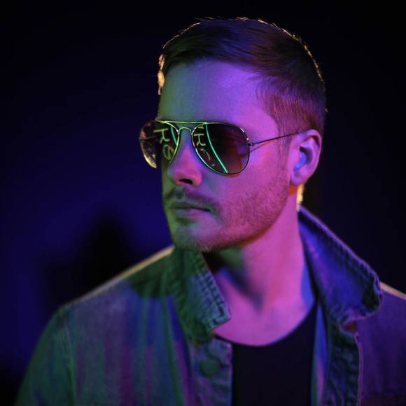 Meet your Posher, Chris - Picture 1 of 1